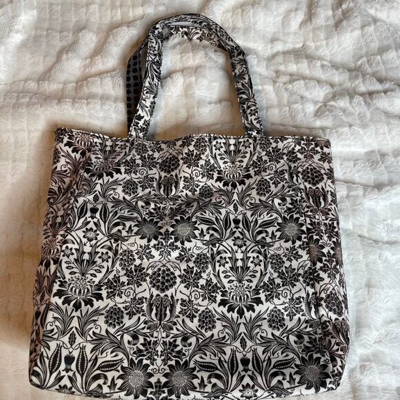 BELLA RUSSO Black‎ White Tote Bag Waxed Floral Polka Dot Pockets Silver - Picture 7 of 9